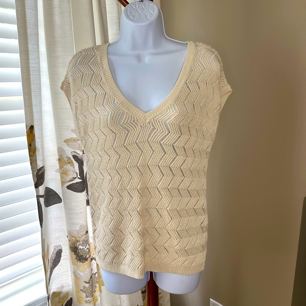 NWT White House Black Market V-neck Women's Sweater Chevron Stitch size M